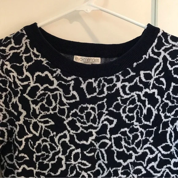 EVA MENDES Floral Navy Blue Pull Over in a Women’s Size XS - Picture 8 of 10